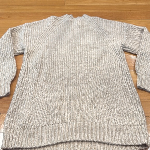 Old navy women’s mockneck maternity sweater size medium. - Picture 5 of 7